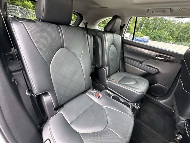 2022 Toyota Highlander Platinum
