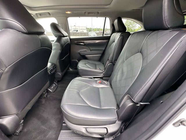 2022 Toyota Highlander Platinum