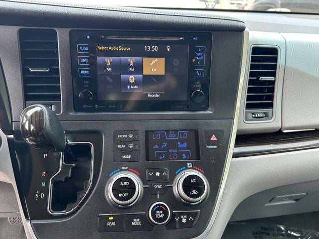 2017 Toyota Sienna Base