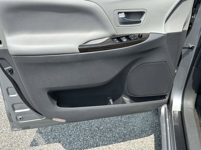 2017 Toyota Sienna Base