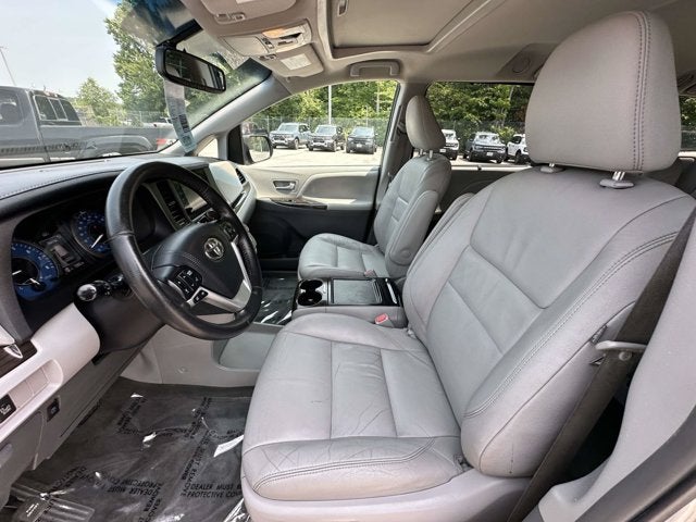 2017 Toyota Sienna Base