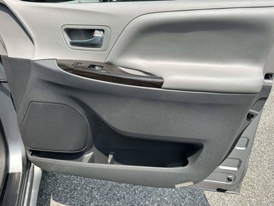 2017 Toyota Sienna Base