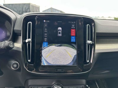 2023 Volvo XC40 Ultimate Bright Theme