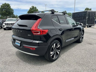 2023 Volvo XC40 Ultimate Bright Theme