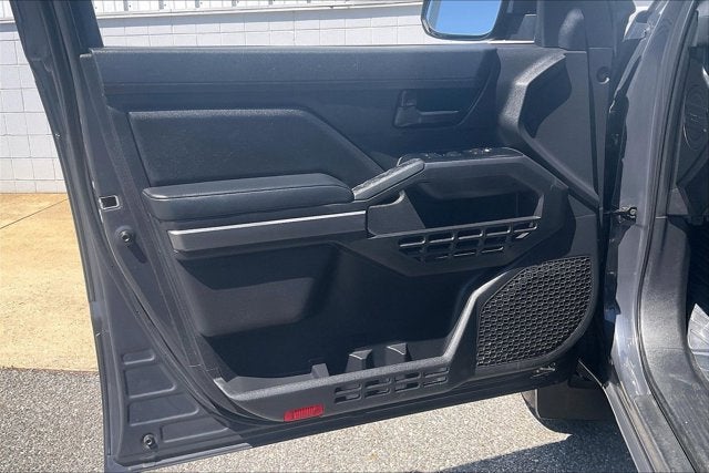 2025 Toyota TACOMA SR5 SR5