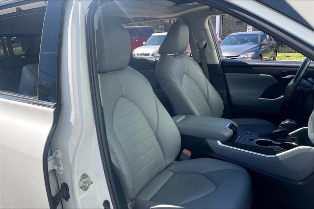 2020 Toyota HIGHLANDER XLE