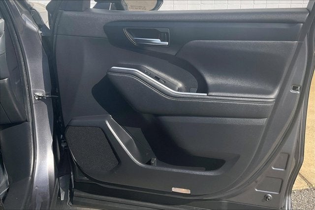 2023 Toyota Highlander Base