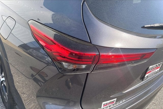 2023 Toyota Highlander Base