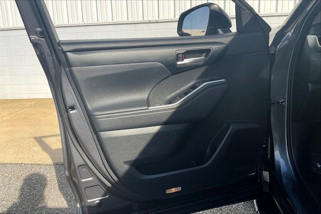 2023 Toyota Highlander Base