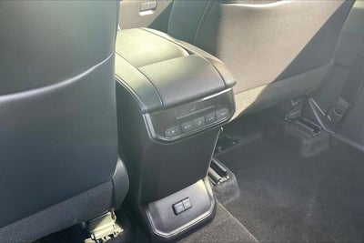 2023 Toyota Highlander Base