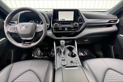 2025 Toyota Highlander Base