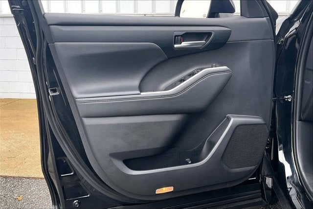 2025 Toyota Highlander Base