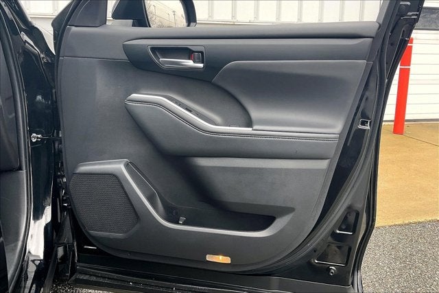 2025 Toyota Highlander Base