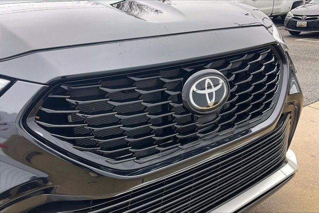 2025 Toyota Highlander Base