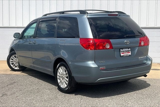 2010 Toyota SIENNA XLE