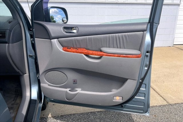 2010 Toyota SIENNA XLE