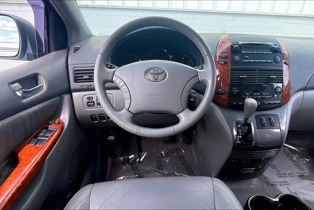 2010 Toyota SIENNA XLE
