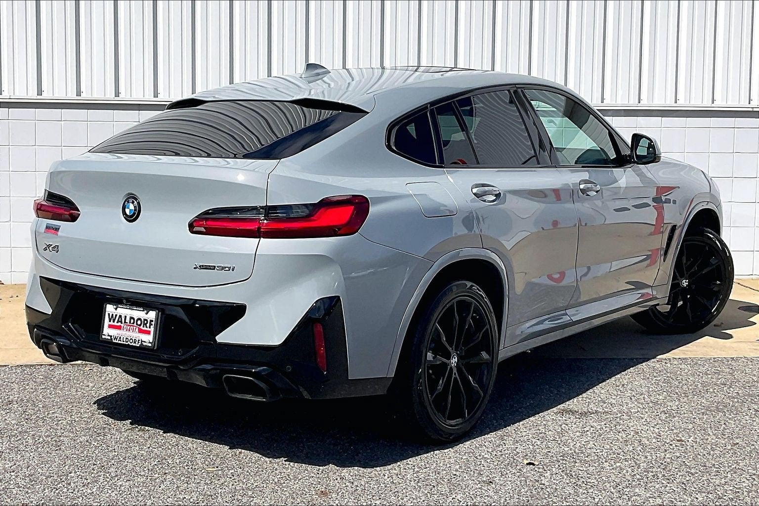 2023 BMW X4 xDrive30i