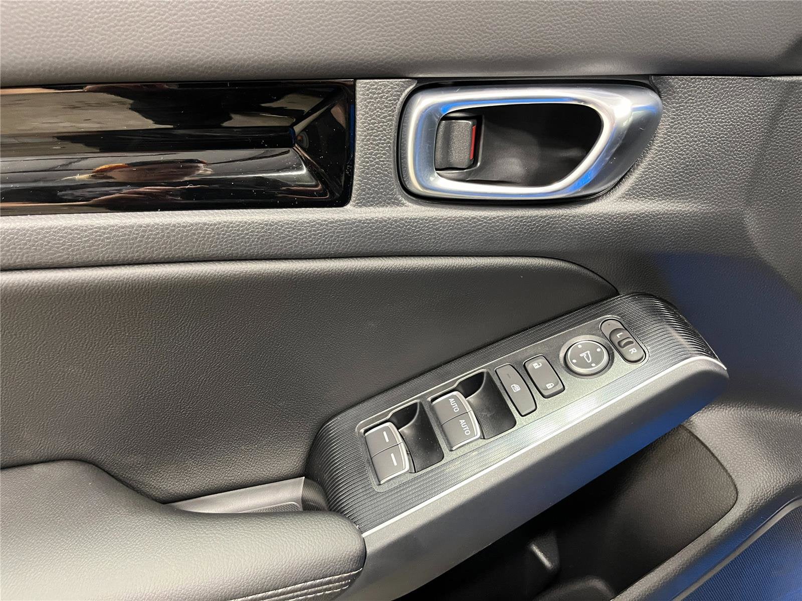 2026 Honda Civic Hatchback Hybrid Sport Touring CVT