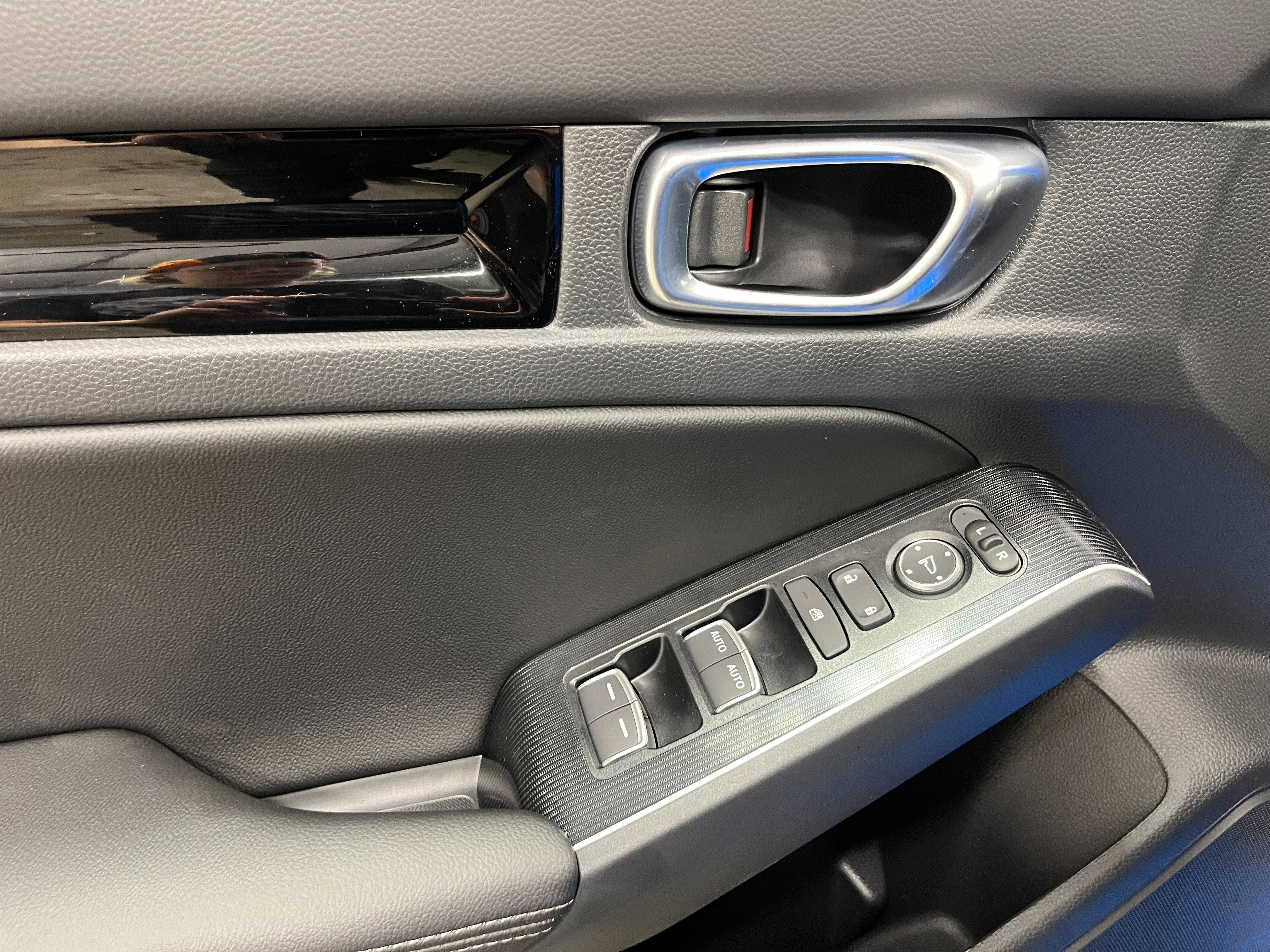 2026 Honda Civic Hatchback Hybrid Sport Touring CVT