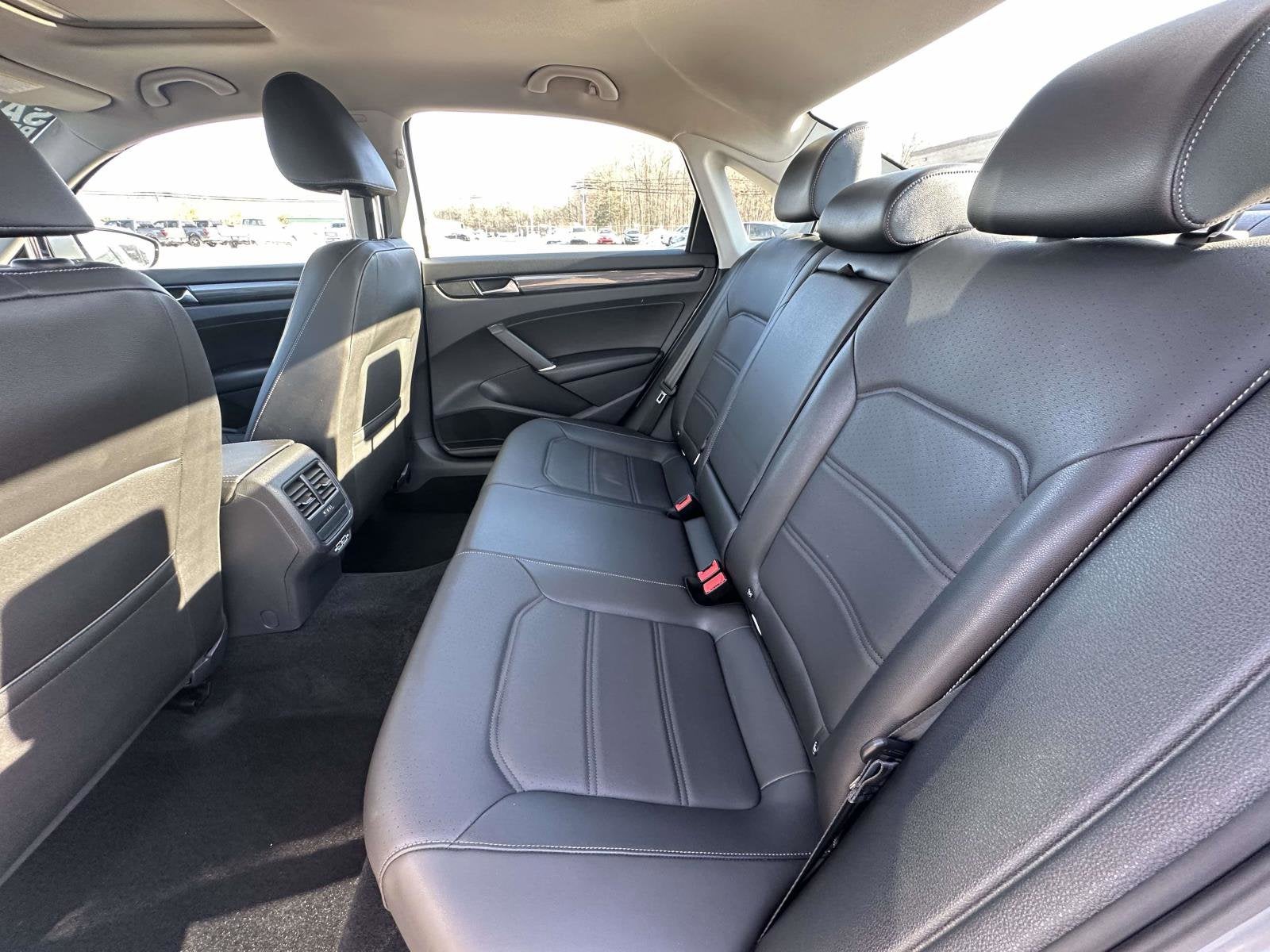 2020 Volkswagen Passat 2.0T R-Line