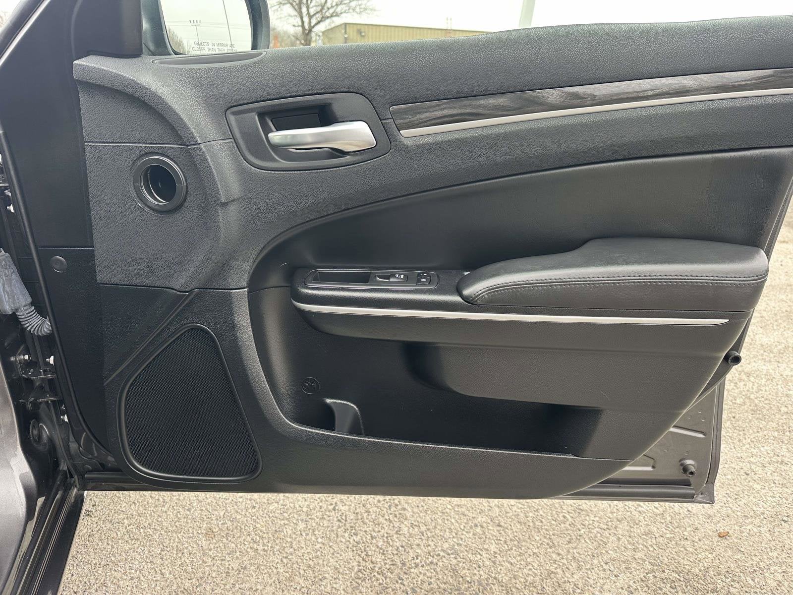 2019 Chrysler 300 Touring L