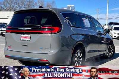 2023 Chrysler Pacifica Hybrid Touring L