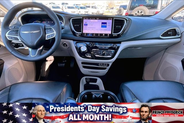 2023 Chrysler Pacifica Hybrid Touring L