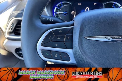 2023 Chrysler Pacifica Hybrid Touring L