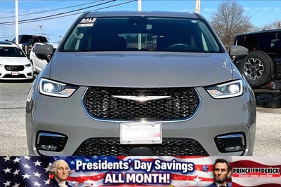 2023 Chrysler Pacifica Hybrid Touring L