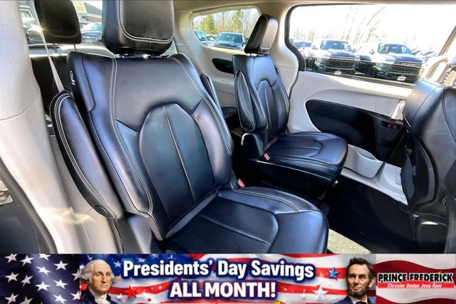 2023 Chrysler Pacifica Hybrid Touring L