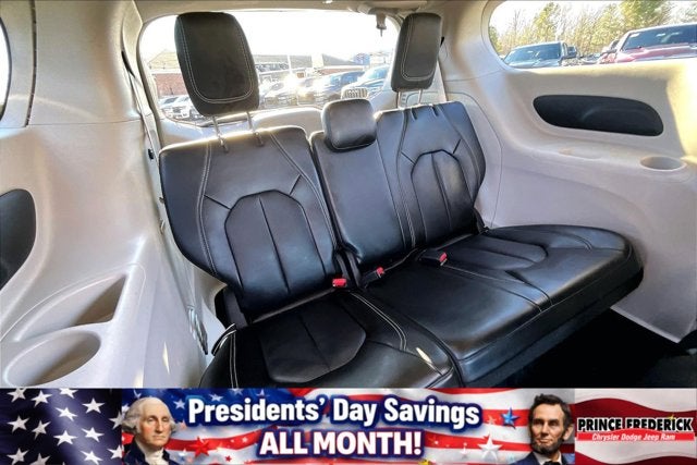 2023 Chrysler Pacifica Hybrid Touring L