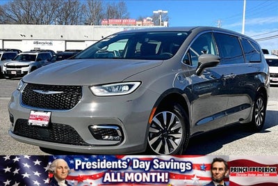 2023 Chrysler Pacifica Hybrid Touring L