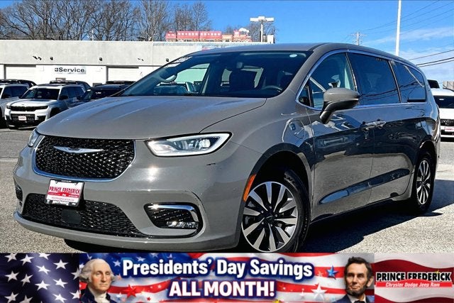 2023 Chrysler Pacifica Hybrid Touring L