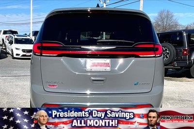 2023 Chrysler Pacifica Hybrid Touring L