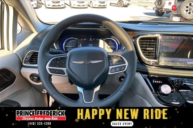 2023 Chrysler Pacifica Hybrid Limited