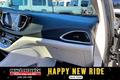 2023 Chrysler Pacifica Hybrid Limited