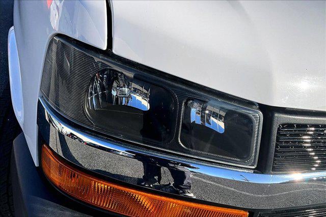 2018 Chevrolet Express Passenger LT