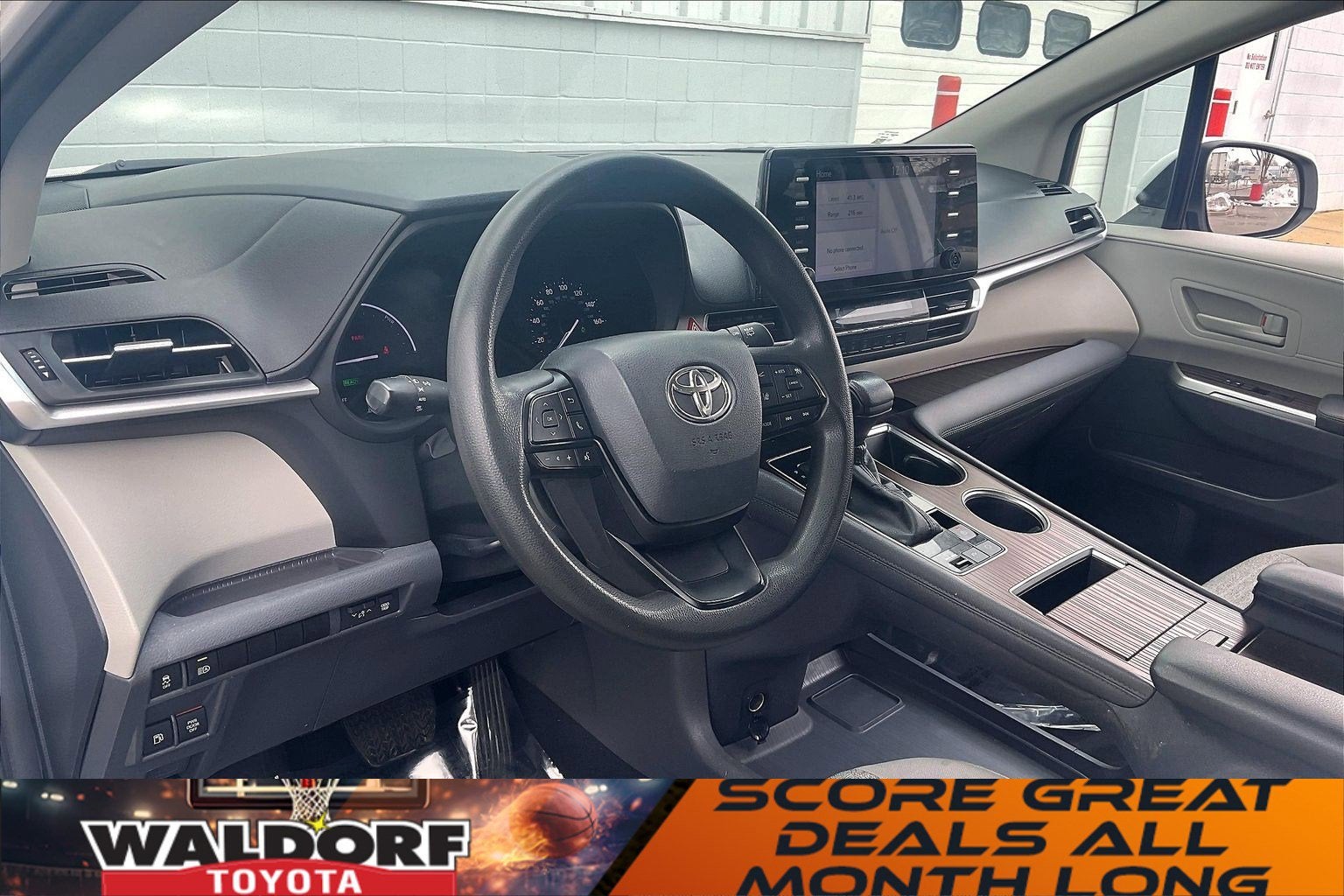 2023 Toyota Sienna LE