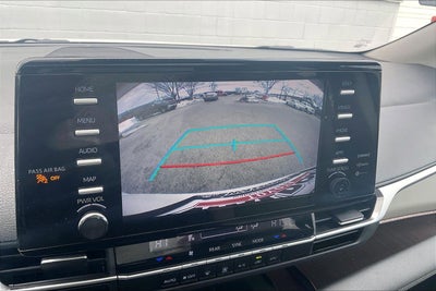 2023 Toyota Sienna LE