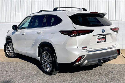 2024 Toyota Highlander Hybrid Platinum