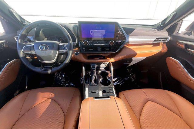 2024 Toyota Highlander Hybrid Platinum