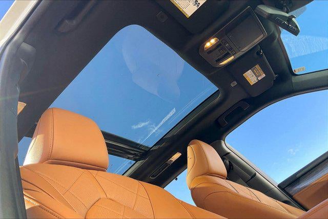 2024 Toyota Highlander Hybrid Platinum