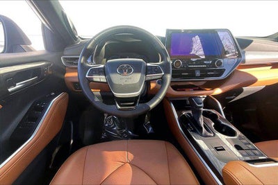 2024 Toyota Highlander Hybrid Platinum