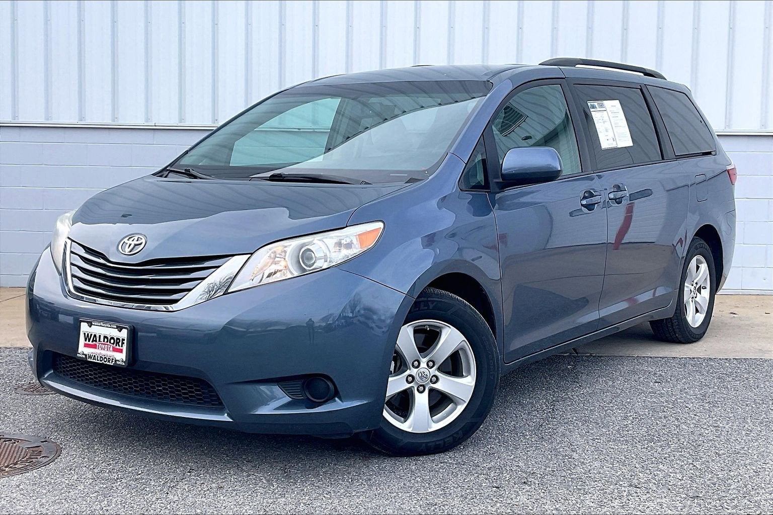 2017 Toyota Sienna LE
