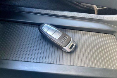 2019 Audi e-tron Prestige