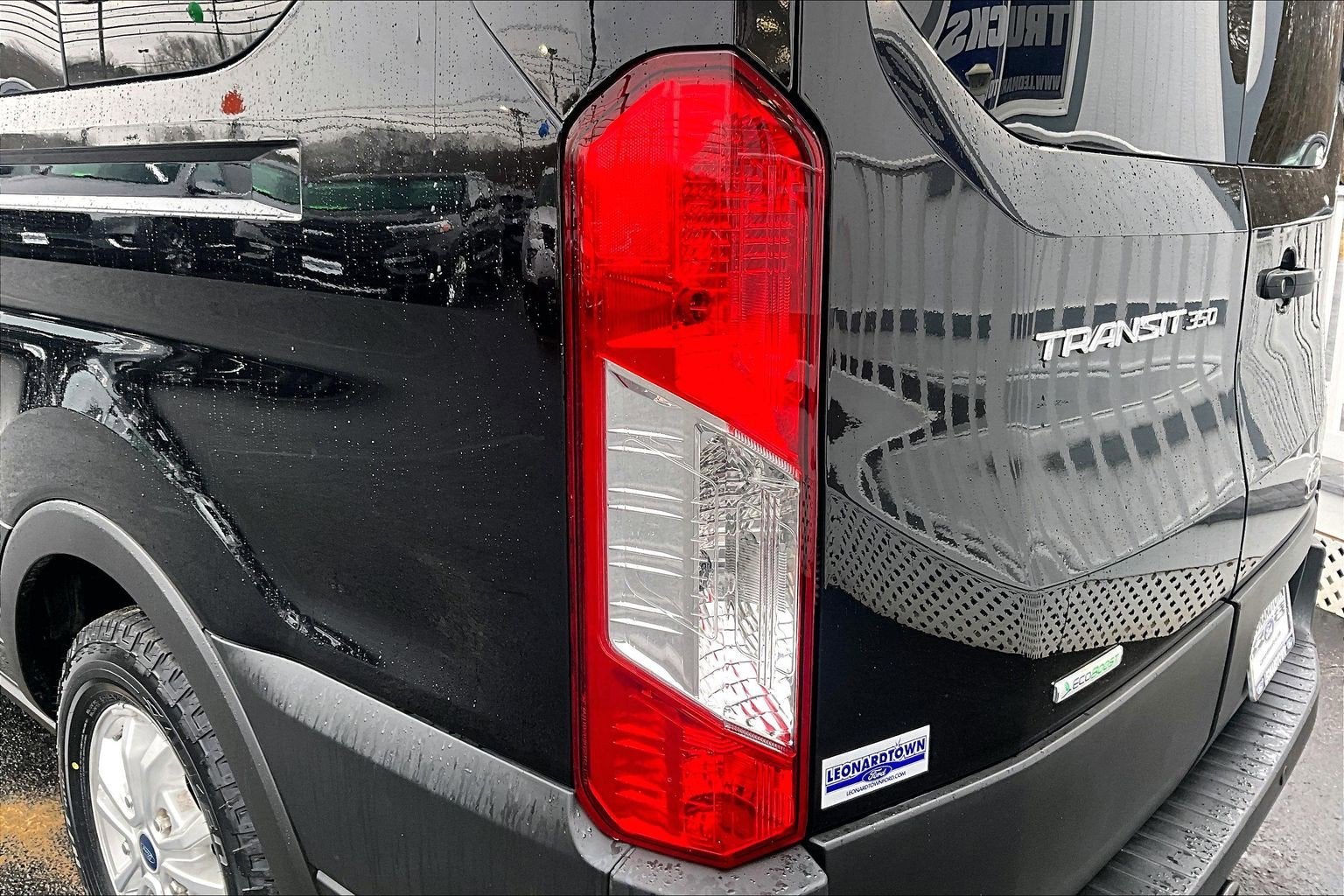 2022 Ford Transit Passenger Wagon XLT