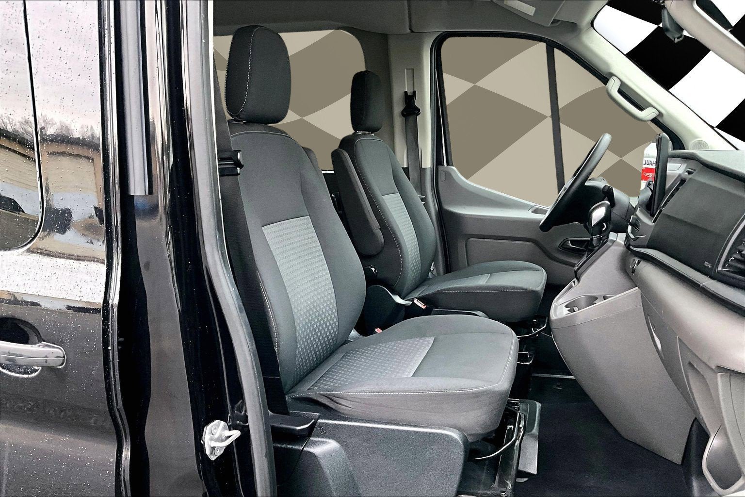 2022 Ford Transit Passenger Wagon XLT