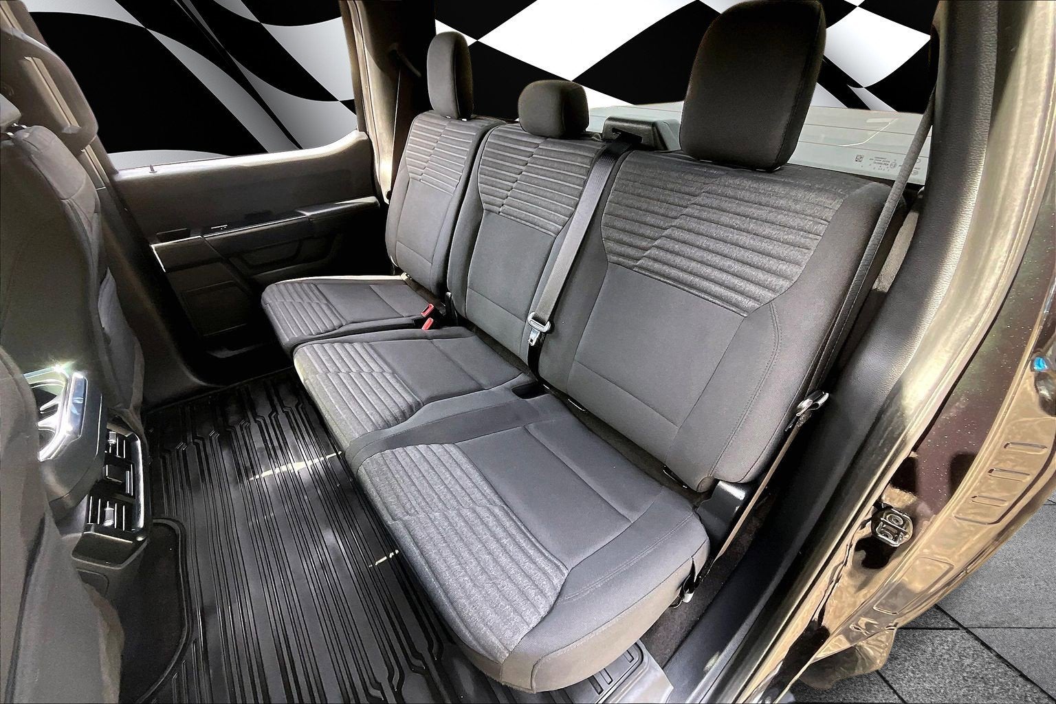 2023 Ford F-150 STX V8 CREW