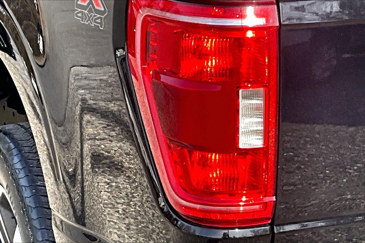 2023 Ford F-150 STX V8 CREW